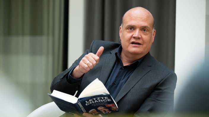 Lesung und Gespräch mit Robin Alexander